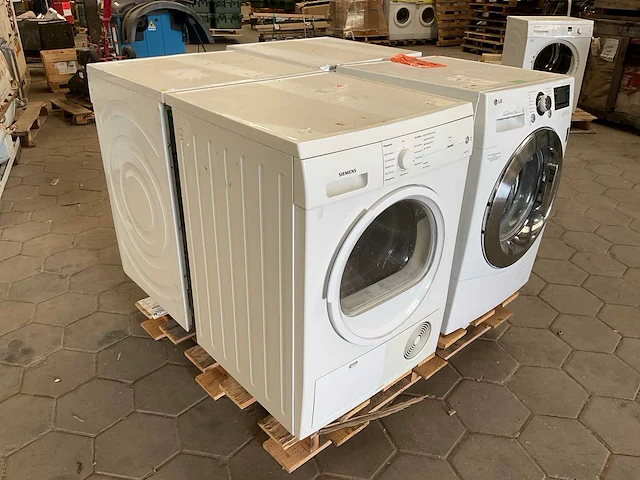 Verschillende wasdrogers en wasmachines (4x) - afbeelding 1 van  12