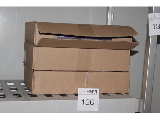 Vershoudfolie in drie dozen. - afbeelding 1 van  2