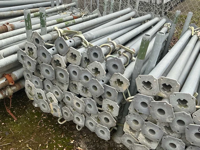 Verstelbare dokau stempels steiger (53x) - afbeelding 1 van  6