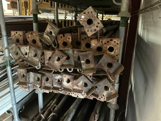 Verstelbare stempels steiger (53x) - afbeelding 1 van  5