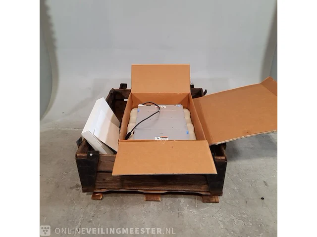 Versterker comtech xicom, xtd-2kw-300dc - afbeelding 1 van  9