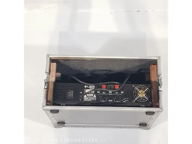 Versterker in flightcase o.a. lem - afbeelding 4 van  4