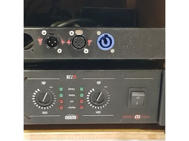 Versterker in flightcase pro dj user - afbeelding 2 van  4
