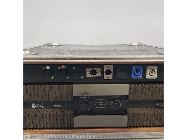 Versterker in flightcase the amp, proline 2700 - afbeelding 3 van  4