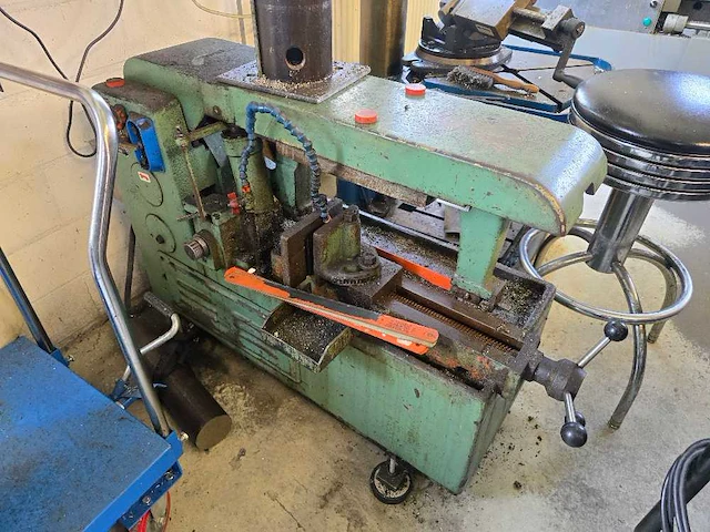 Verticale bandzaagmachine - afbeelding 1 van  3