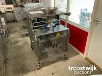 Verticale buisfolie verpakkingsmachine - afbeelding 2 van  7