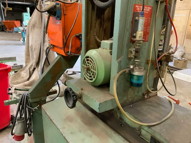 Verticale dubbelkops sleufboormachine met afzuiger - afbeelding 11 van  34