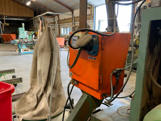 Verticale dubbelkops sleufboormachine met afzuiger - afbeelding 12 van  34
