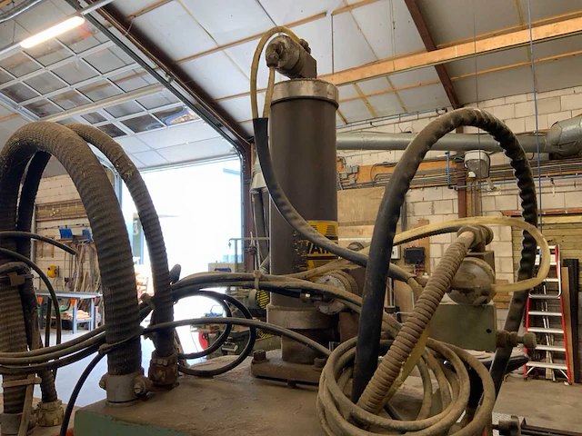 Verticale dubbelkops sleufboormachine met afzuiger - afbeelding 15 van  34