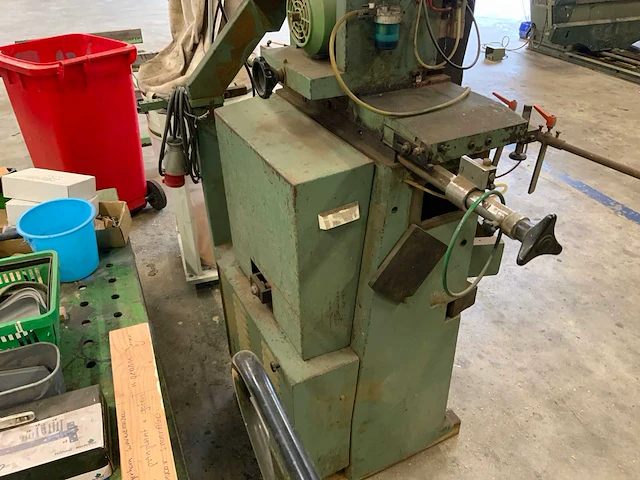 Verticale dubbelkops sleufboormachine met afzuiger - afbeelding 9 van  34