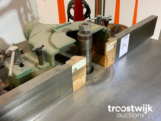 Verticale tafelfreesmachine - afbeelding 4 van  12