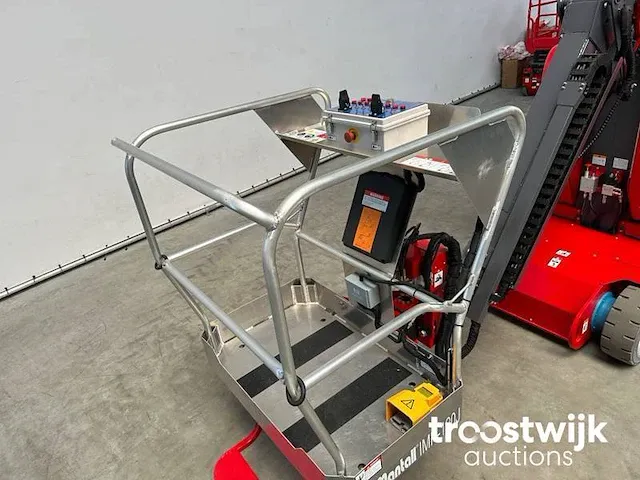 Verticale telescoophoogwerker - afbeelding 5 van  14