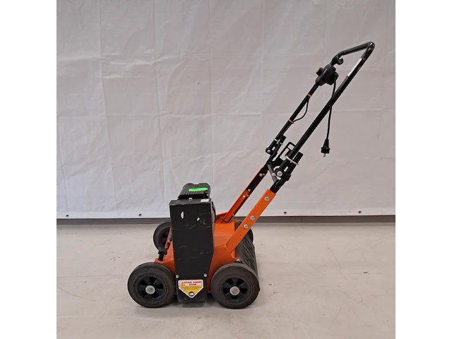 Verticuteermachine - 400mm - 230v eliet, e 401 electric, bouwjaar 2015 - afbeelding 3 van  5