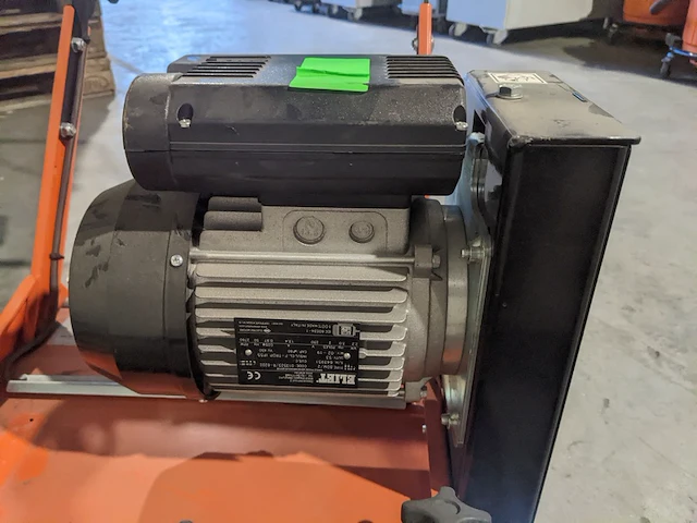 Verticuteermachine - 400mm - 230v eliet, e 401 electric, bouwjaar 2022 - afbeelding 14 van  14