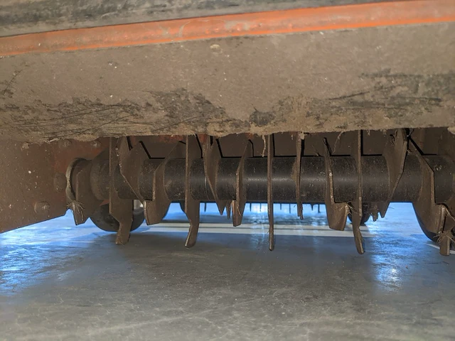 Verticuteermachine - 400mm - benzine eliet, e 401 petrol, bouwjaar 2019 - afbeelding 9 van  18