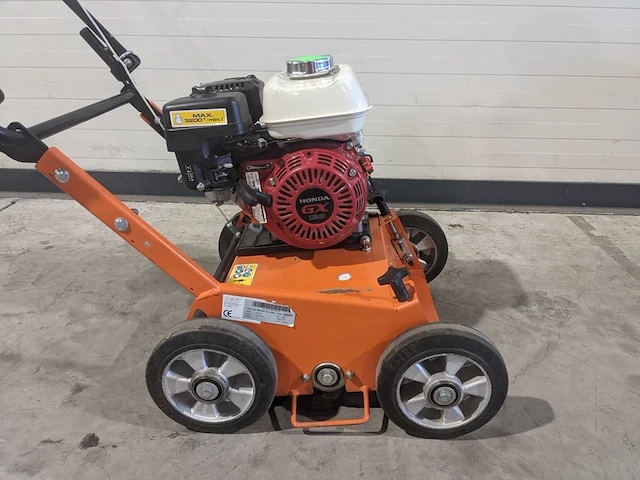 Verticuteermachine - 400mm - benzine eliet, e 401 petrol, bouwjaar 2019 - afbeelding 14 van  18