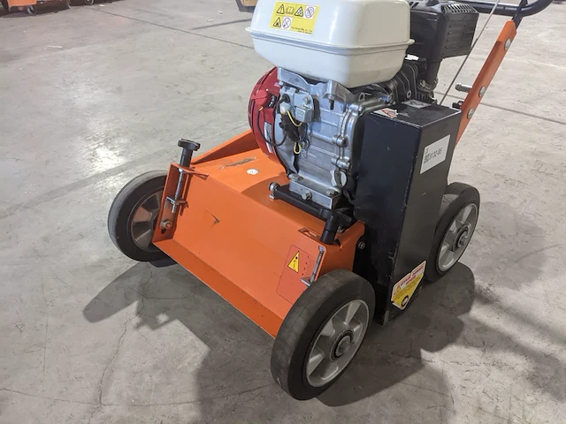 Verticuteermachine - 400mm - benzine eliet, e 401 petrol, bouwjaar 2019 - afbeelding 17 van  18