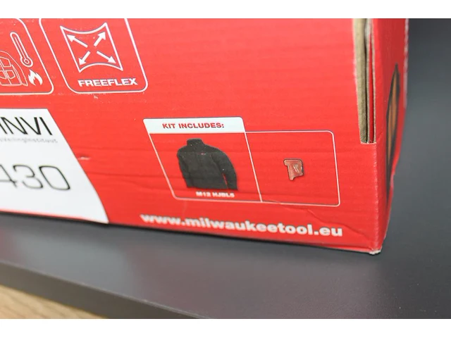 Verwarmbare jas milwaukee m12 hjbl5 maat m excl. accu en lader - afbeelding 2 van  2