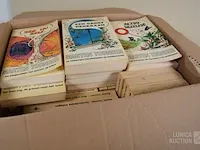 Verzameling boeken - afbeelding 2 van  10