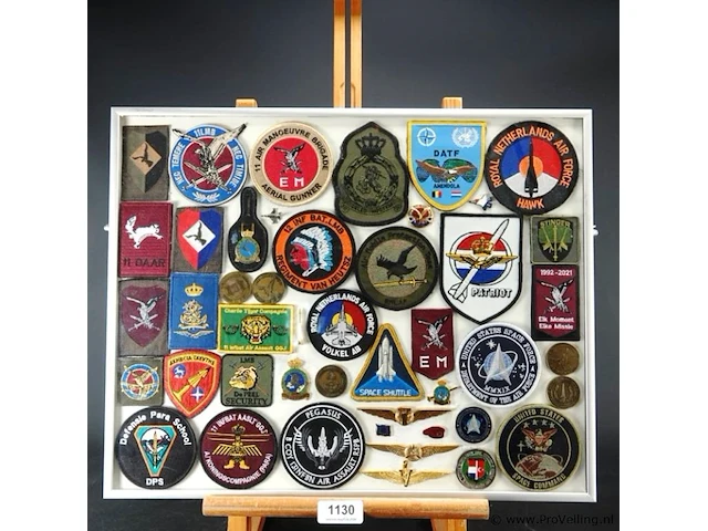 Verzameling insignes, patches, e.d. - afbeelding 1 van  5