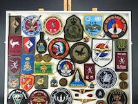 Verzameling insignes, patches, e.d.