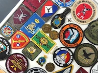 Verzameling insignes, patches, e.d. - afbeelding 2 van  5