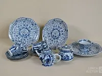 Verzameling porselein - afbeelding 1 van  6