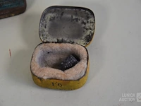 Verzameling vintage items - afbeelding 8 van  10