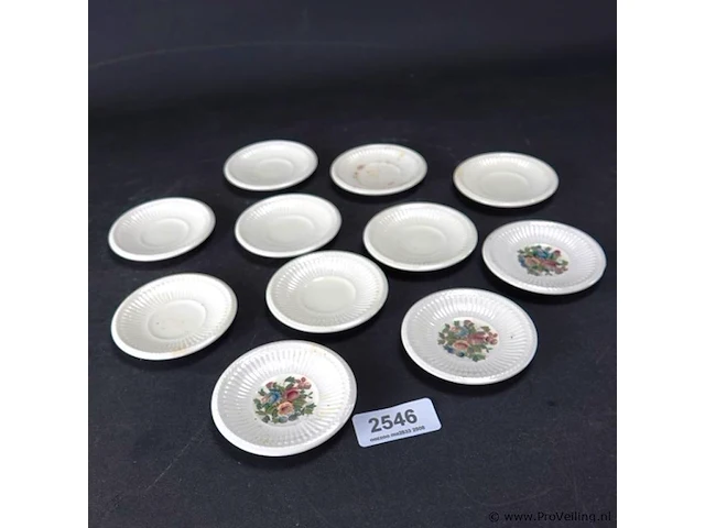 Verzameling wedgwood schotels - afbeelding 1 van  5