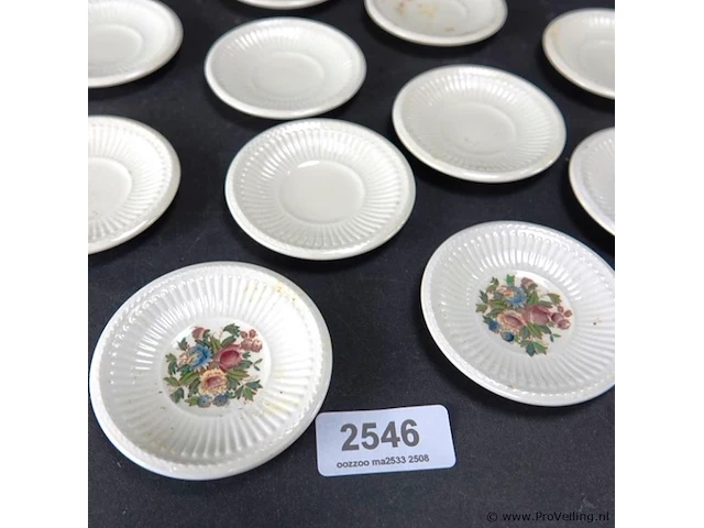 Verzameling wedgwood schotels - afbeelding 3 van  5