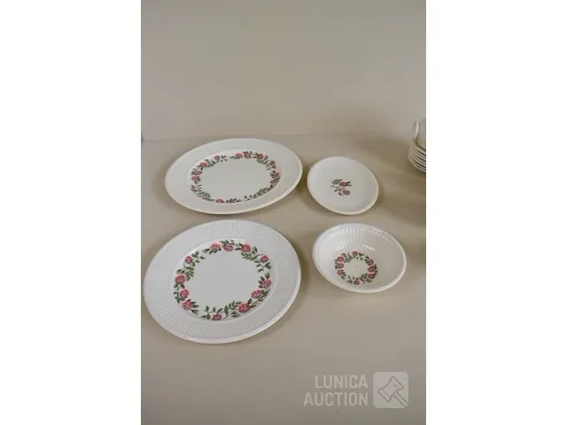 Verzameling wedgwood servies - afbeelding 4 van  6