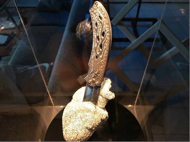 Verzamelobject “the heartache” - afbeelding 6 van  27