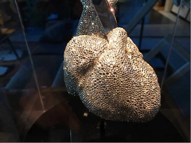 Verzamelobject “the heartache” - afbeelding 26 van  27
