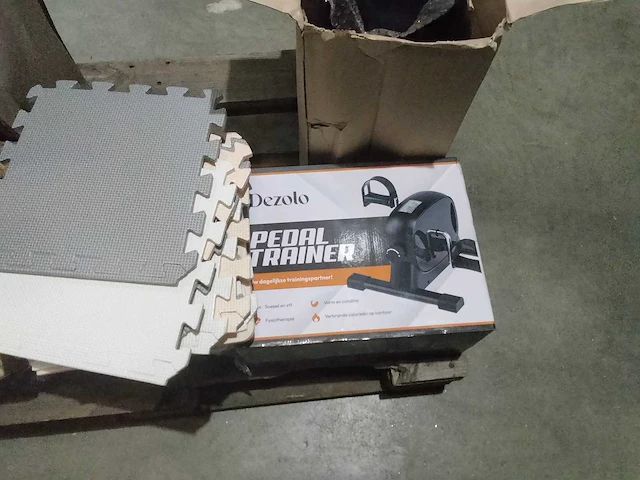 Verzamelpallet met diverse goederen. - afbeelding 3 van  8