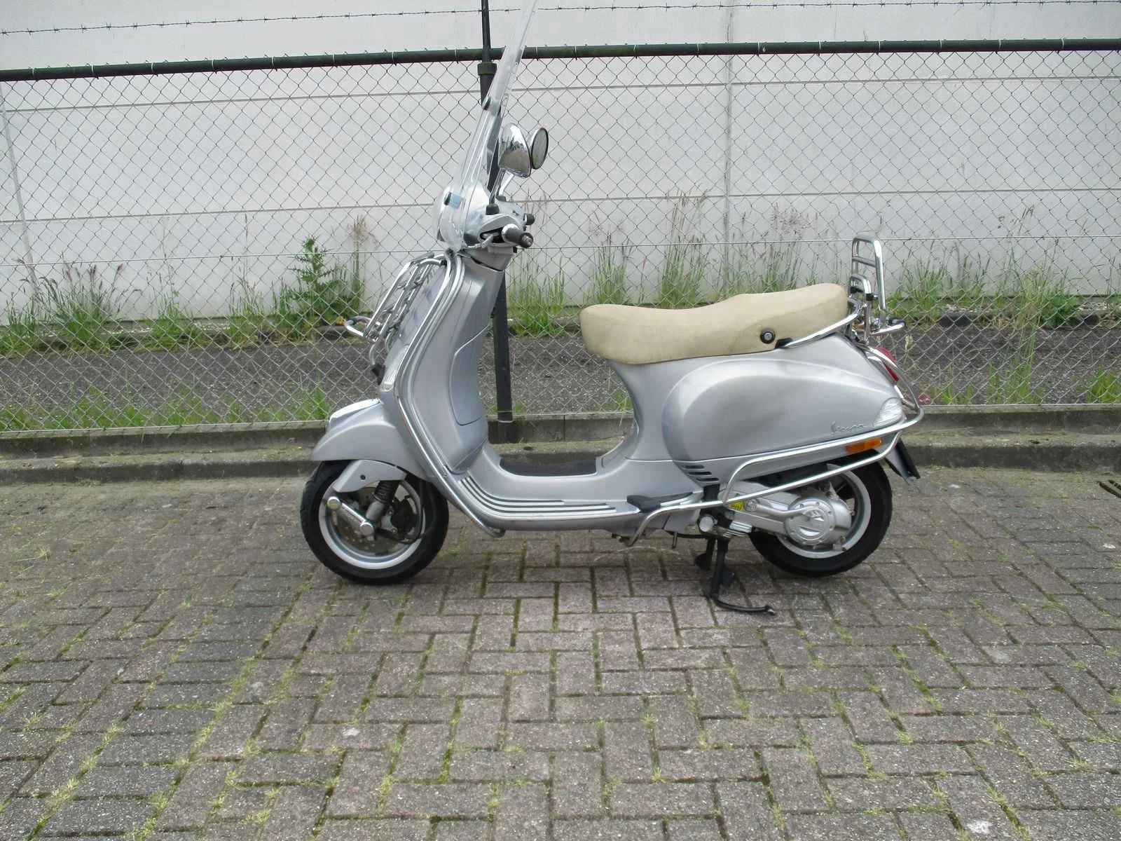 Verzamelveiling motoren en scooters