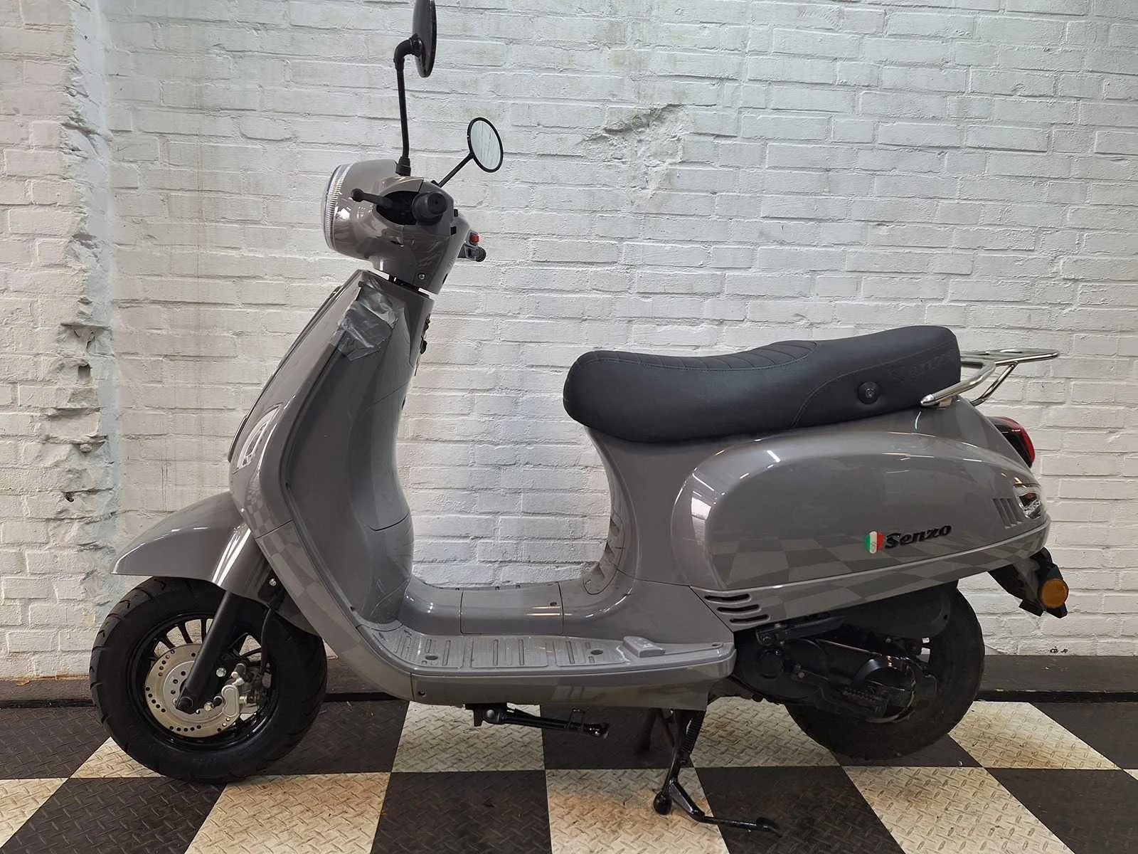 Verzamelveiling motoren en scooters