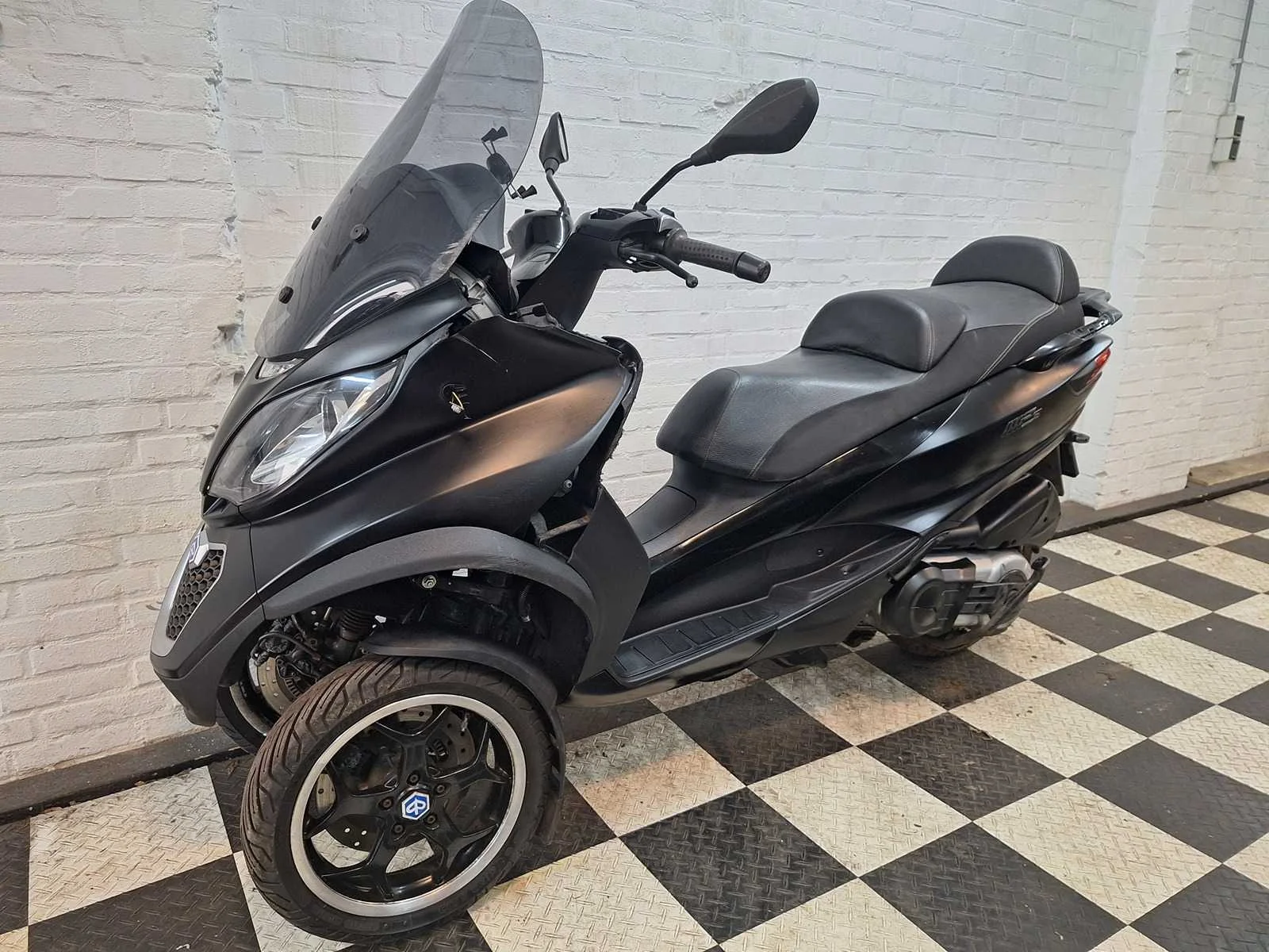 Verzamelveiling scooters en motoren