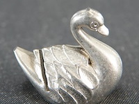 Verzilverd eendje als kaarthouder - afbeelding 2 van  3