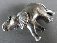 Verzilverde olifant - afbeelding 2 van  5