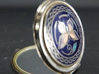 Verzilverde poederdoos met vlinder in cloisonne - afbeelding 2 van  4