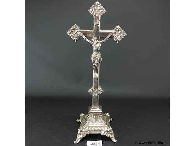 Verzilverde staande crucifix - afbeelding 1 van  5