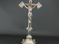 Verzilverde staande crucifix - afbeelding 2 van  5