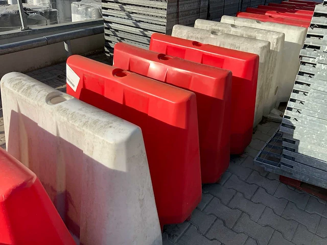 Verzwaarbare kunststof barriers (35x) - afbeelding 10 van  10