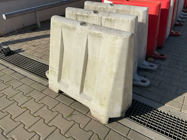Verzwaarbare kunststof barriers (35x) - afbeelding 2 van  10