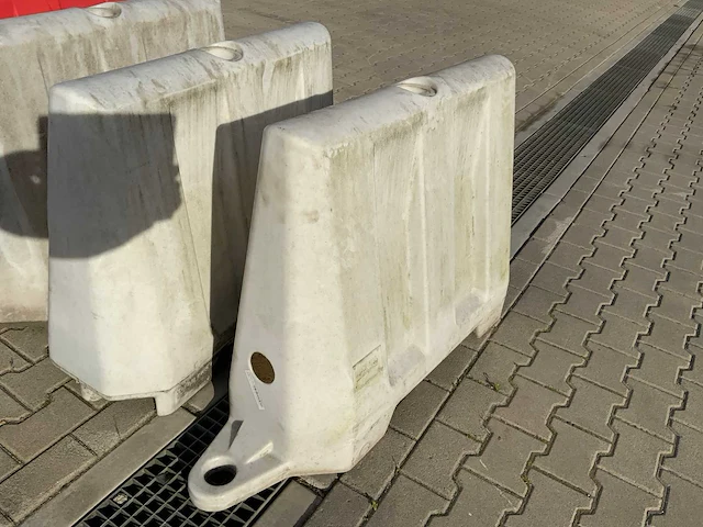 Verzwaarbare kunststof barriers (35x) - afbeelding 3 van  10