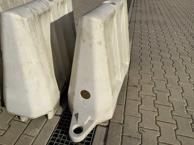 Verzwaarbare kunststof barriers (35x) - afbeelding 4 van  10