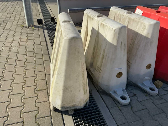 Verzwaarbare kunststof barriers (35x) - afbeelding 6 van  10