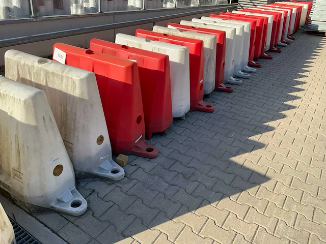 Verzwaarbare kunststof barriers (35x) - afbeelding 7 van  10