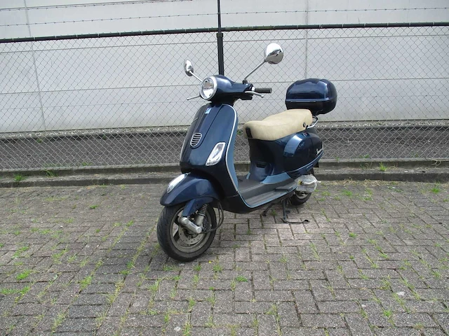 Vespa - bromscooter - lx 50 2 tact - scooter - afbeelding 4 van  11