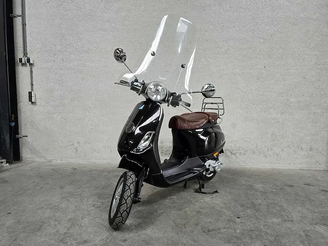 Vespa - bromscooter - lx 50 4t - 45km uitvoering - afbeelding 3 van  6